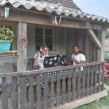 "Poetsko Cose" Nikole Tesle 86 ξενώνας Morović Εξωτερικό φωτογραφία